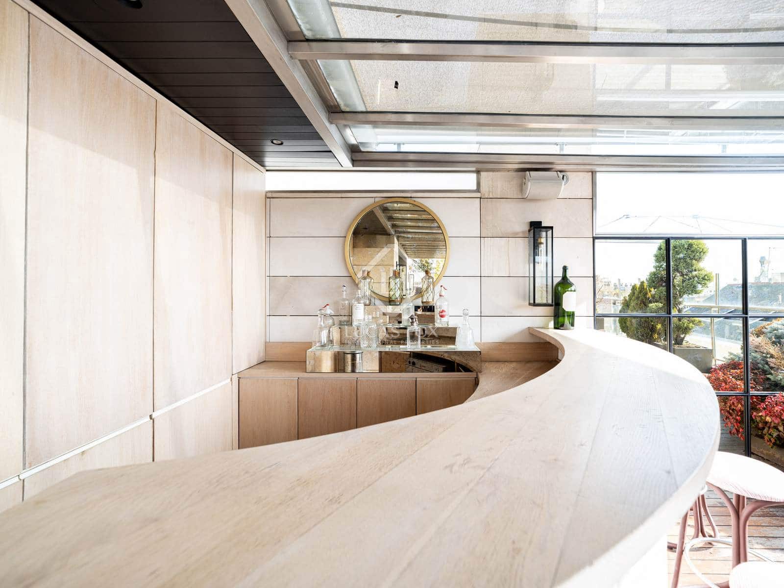 4 soveværelse Penthouse til salg i Madrid by med swimmingpool garage - € 12.500.000 (Ref: 9072563)