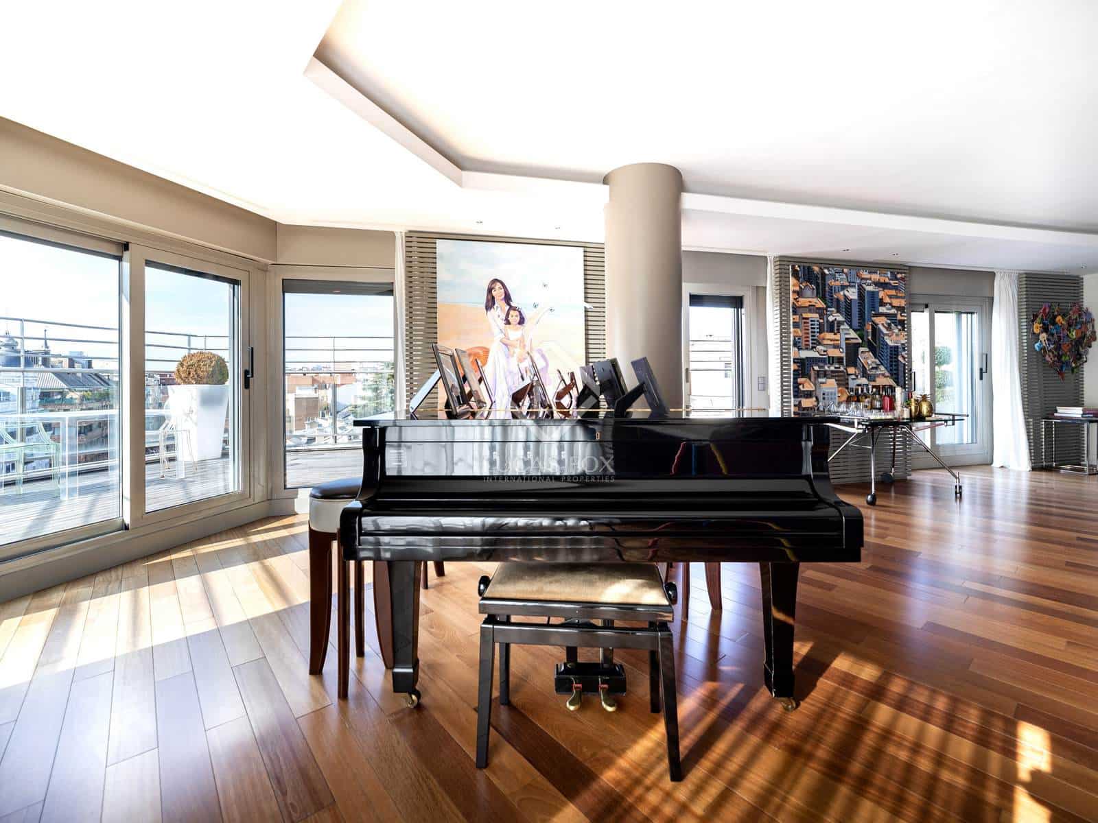 4 soveværelse Penthouse til salg i Madrid by med swimmingpool garage - € 12.500.000 (Ref: 9072563)