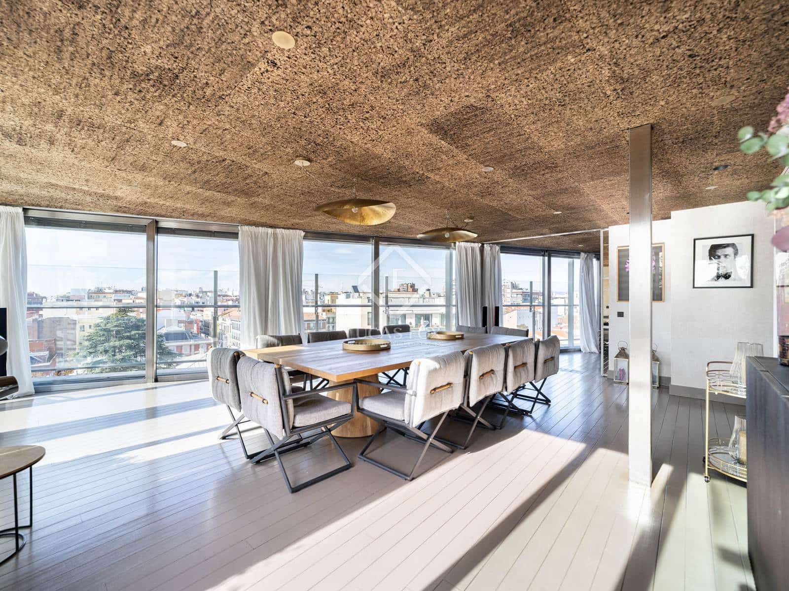 4 soveværelse Penthouse til salg i Madrid by med swimmingpool garage - € 12.500.000 (Ref: 9072563)