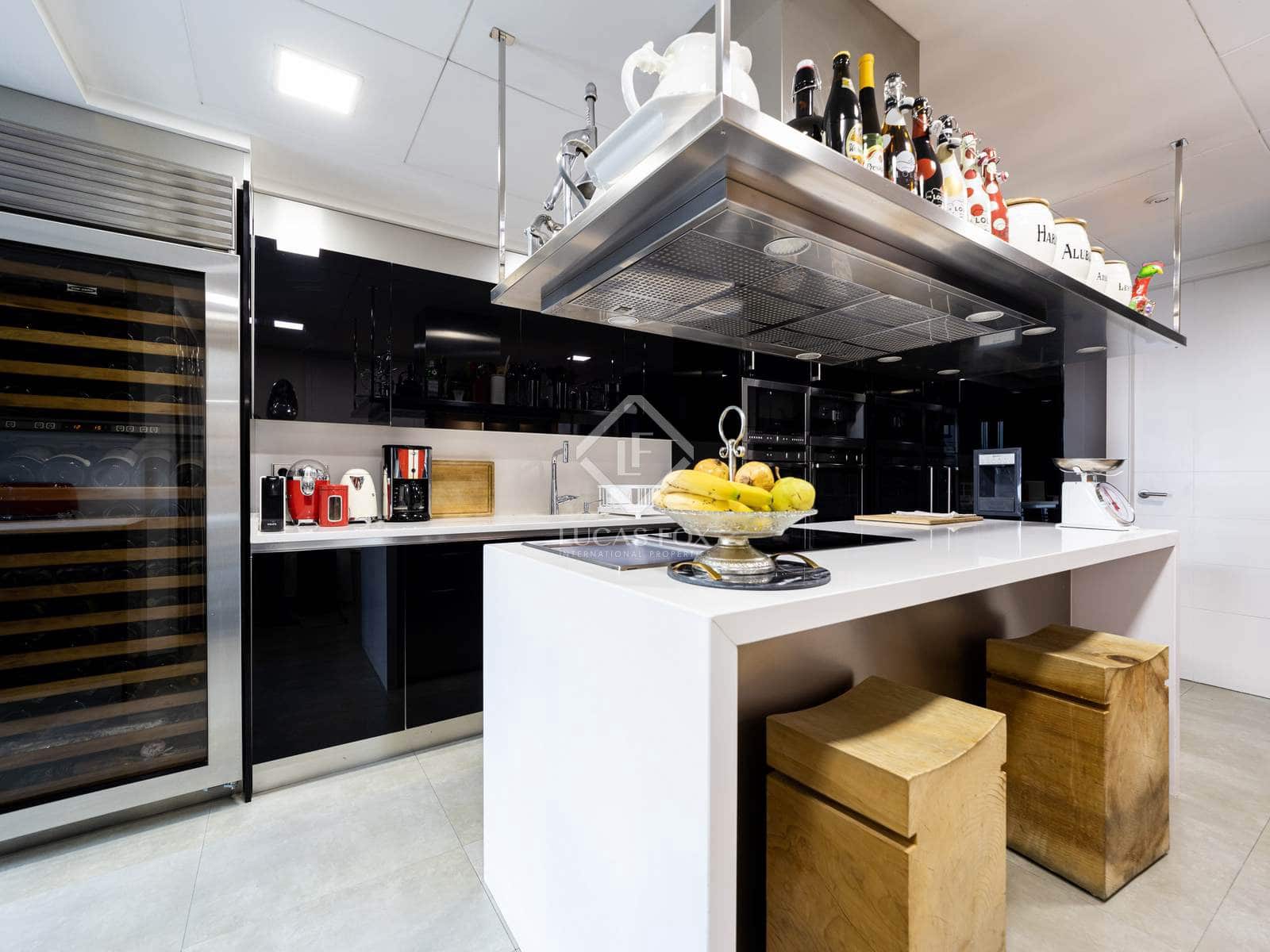 4 soveværelse Penthouse til salg i Madrid by med swimmingpool garage - € 12.500.000 (Ref: 9072563)