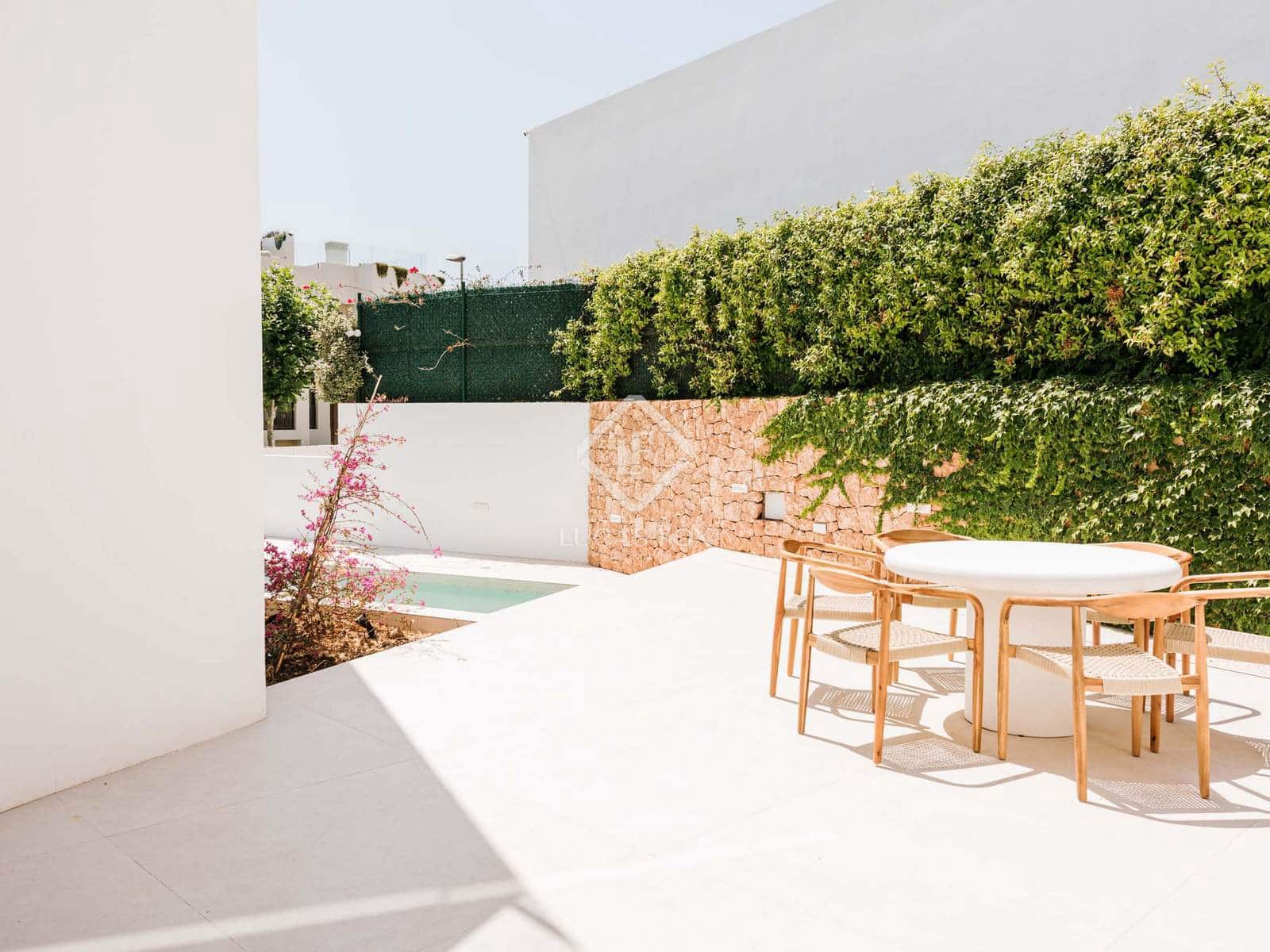 3 soverom Villa til salgs i Nuestra Senora de Jesus med svømmebasseng garasje - € 2 950 000 (Ref: 9072712)