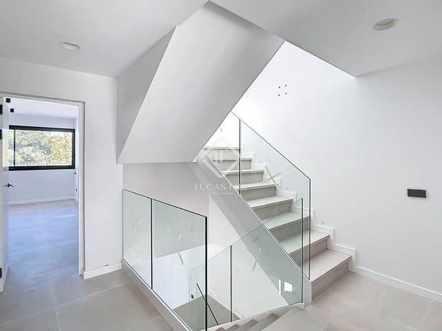 3 soverom Villa til salgs i Ciutadella de Menorca med svømmebasseng garasje - € 849 700 (Ref: 9074296)