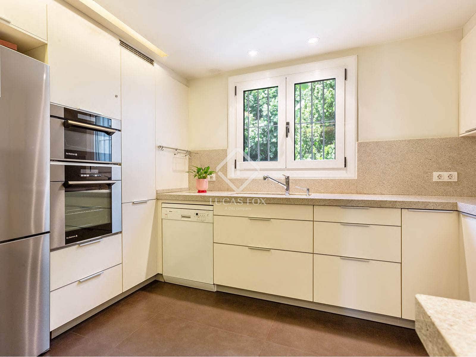 4 bedroom Villa for sale in Barcelona city with garage - € 2,250,000 (Ref: 9074523)