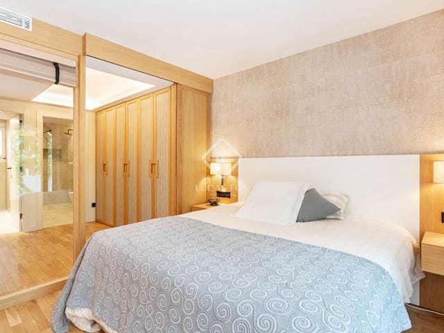 4 slaapkamer Villa te koop in Barcelona stad met garage - € 2.250.000 (Ref: 9074523)