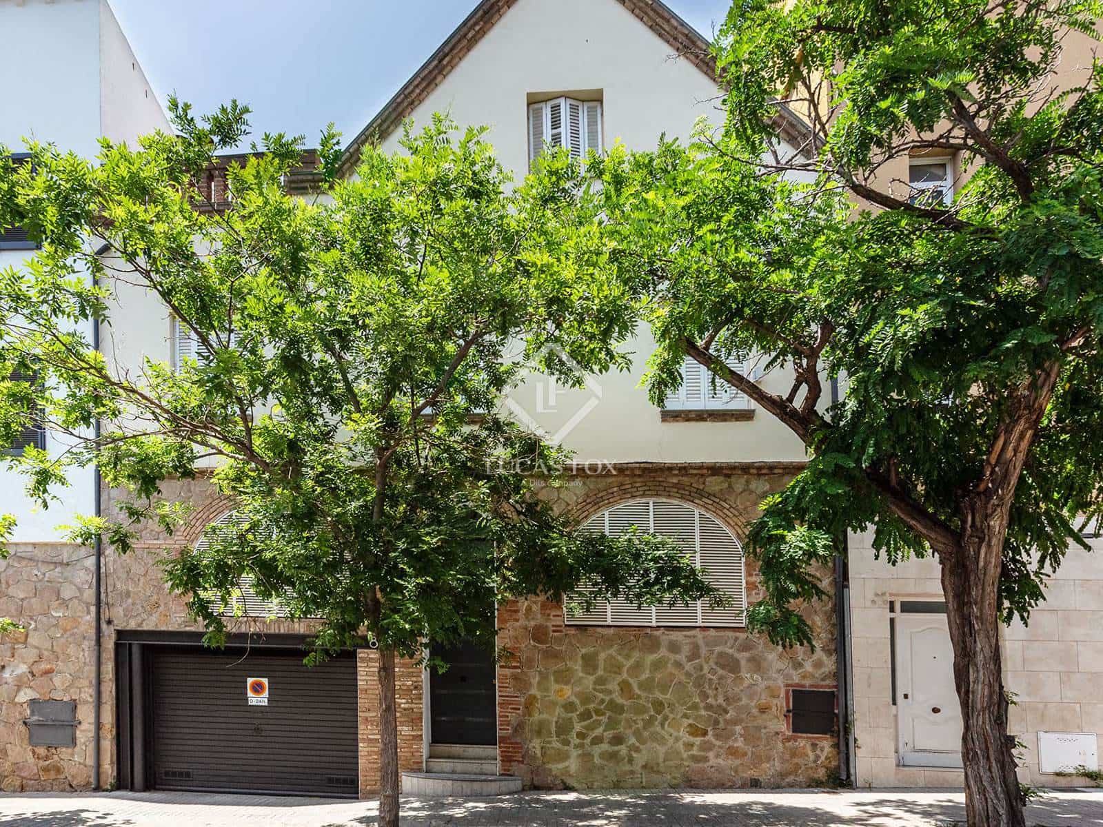 4 bedroom Villa for sale in Barcelona city with garage - € 2,250,000 (Ref: 9074523)