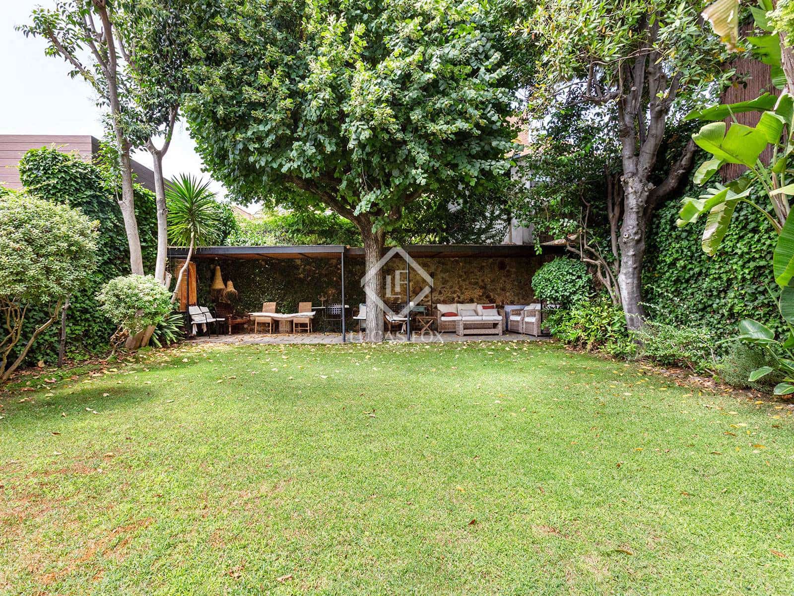 4 bedroom Villa for sale in Barcelona city with garage - € 2,250,000 (Ref: 9074523)