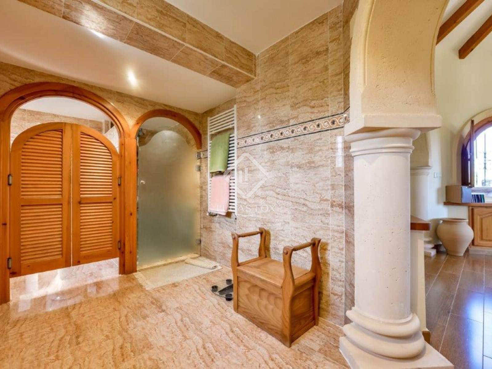9 chambre Villa/Maison à vendre à Calpe / Calp avec piscine garage - 1 700 000 € (Ref: 9076962)
