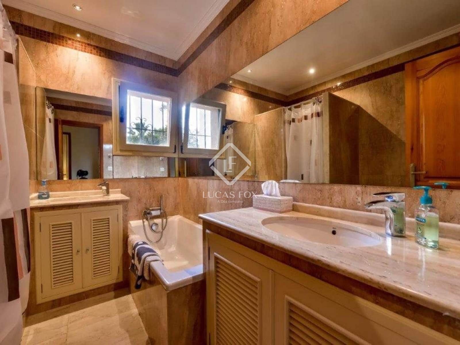 9 chambre Villa/Maison à vendre à Calpe / Calp avec piscine garage - 1 700 000 € (Ref: 9076962)