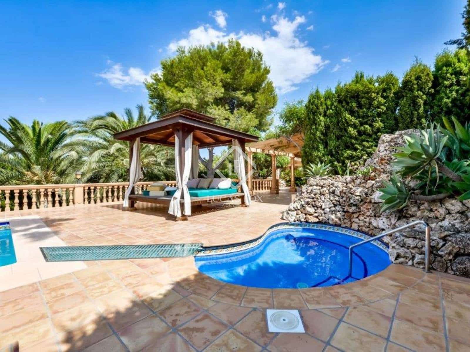 9 chambre Villa/Maison à vendre à Calpe / Calp avec piscine garage - 1 700 000 € (Ref: 9076962)