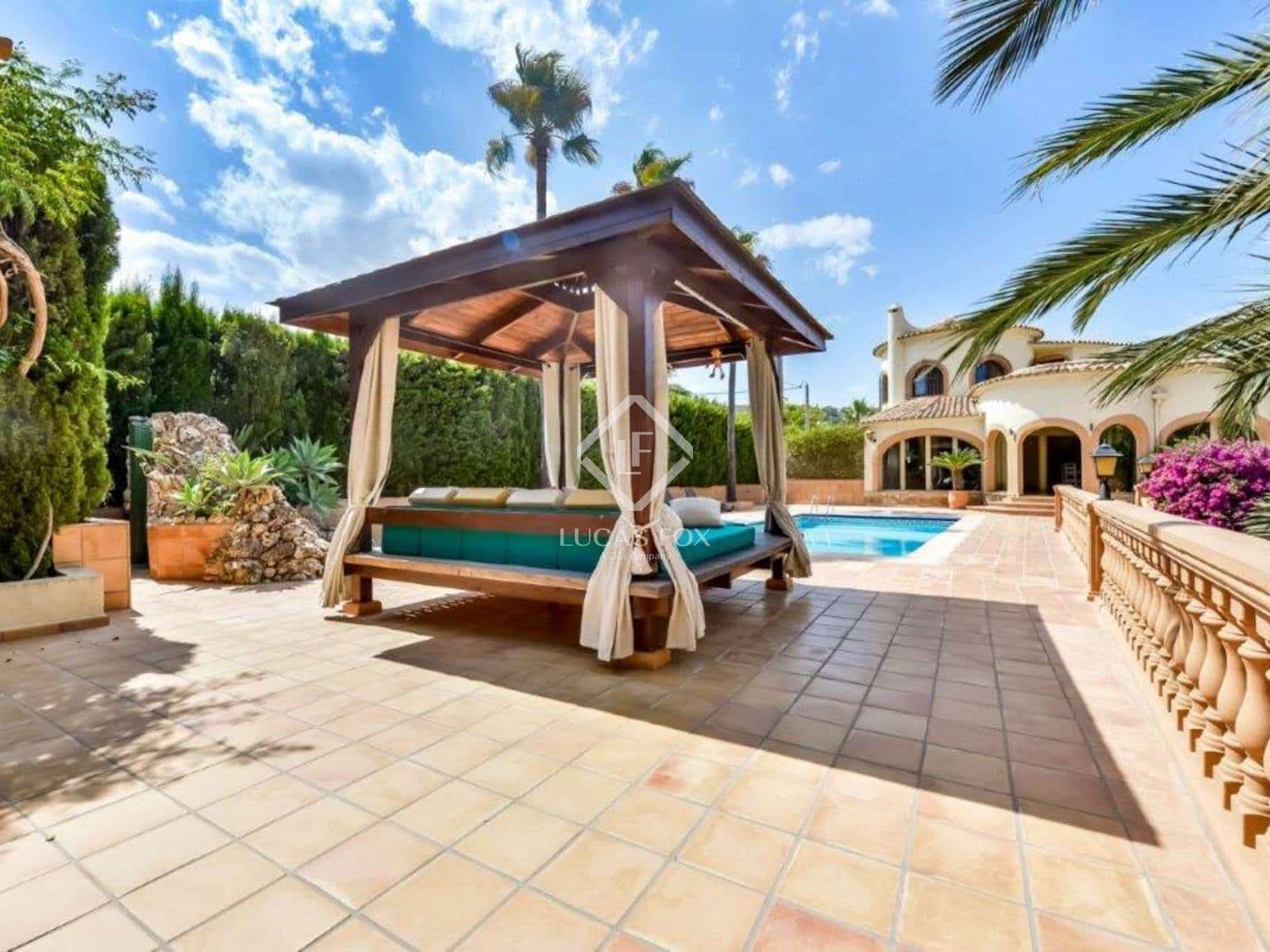 9 chambre Villa/Maison à vendre à Calpe / Calp avec piscine garage - 1 700 000 € (Ref: 9076962)