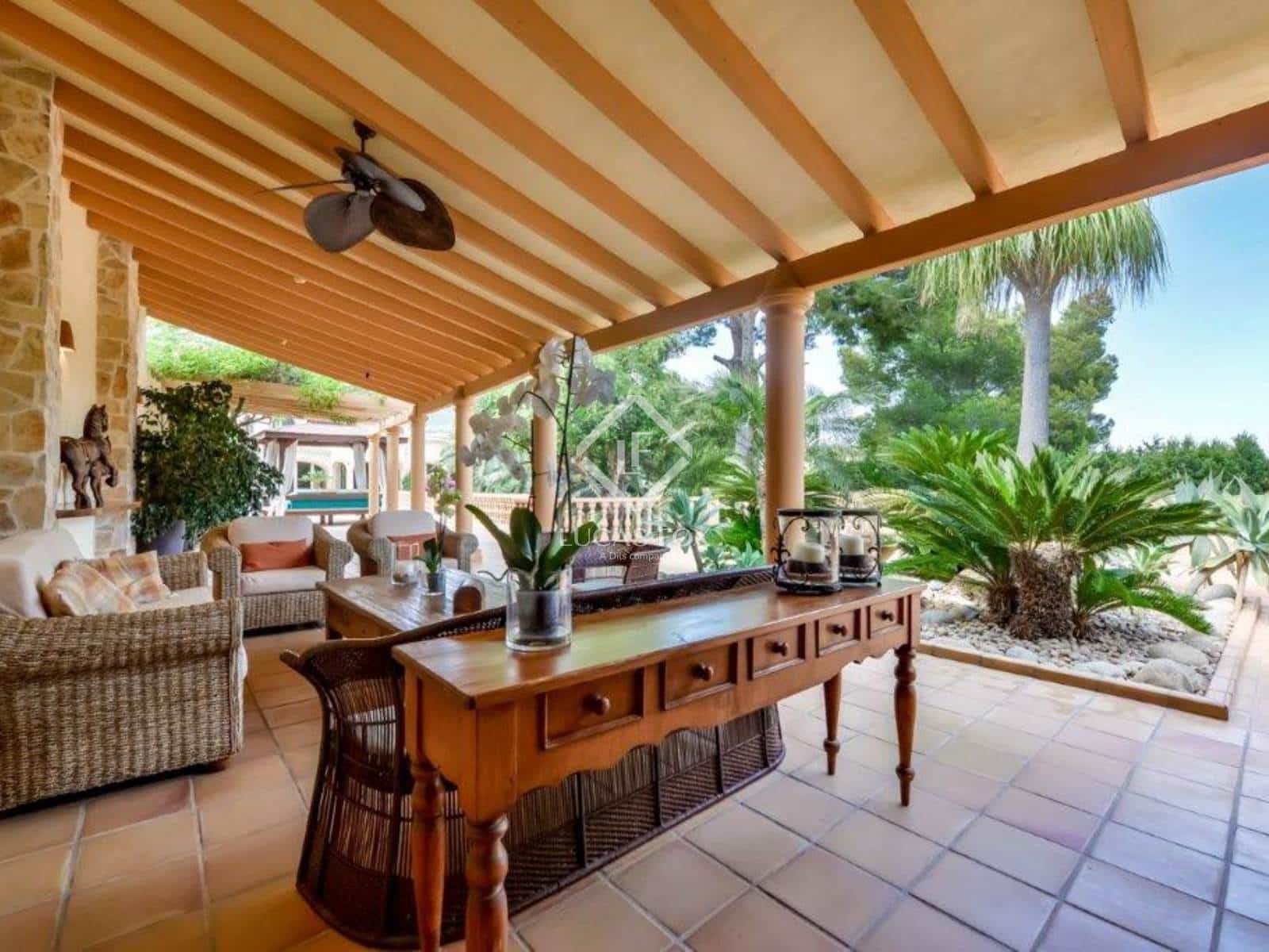9 chambre Villa/Maison à vendre à Calpe / Calp avec piscine garage - 1 700 000 € (Ref: 9076962)