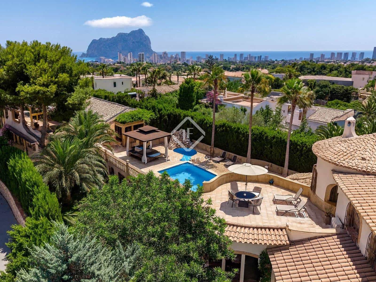 9 chambre Villa/Maison à vendre à Calpe / Calp avec piscine garage - 1 700 000 € (Ref: 9076962)