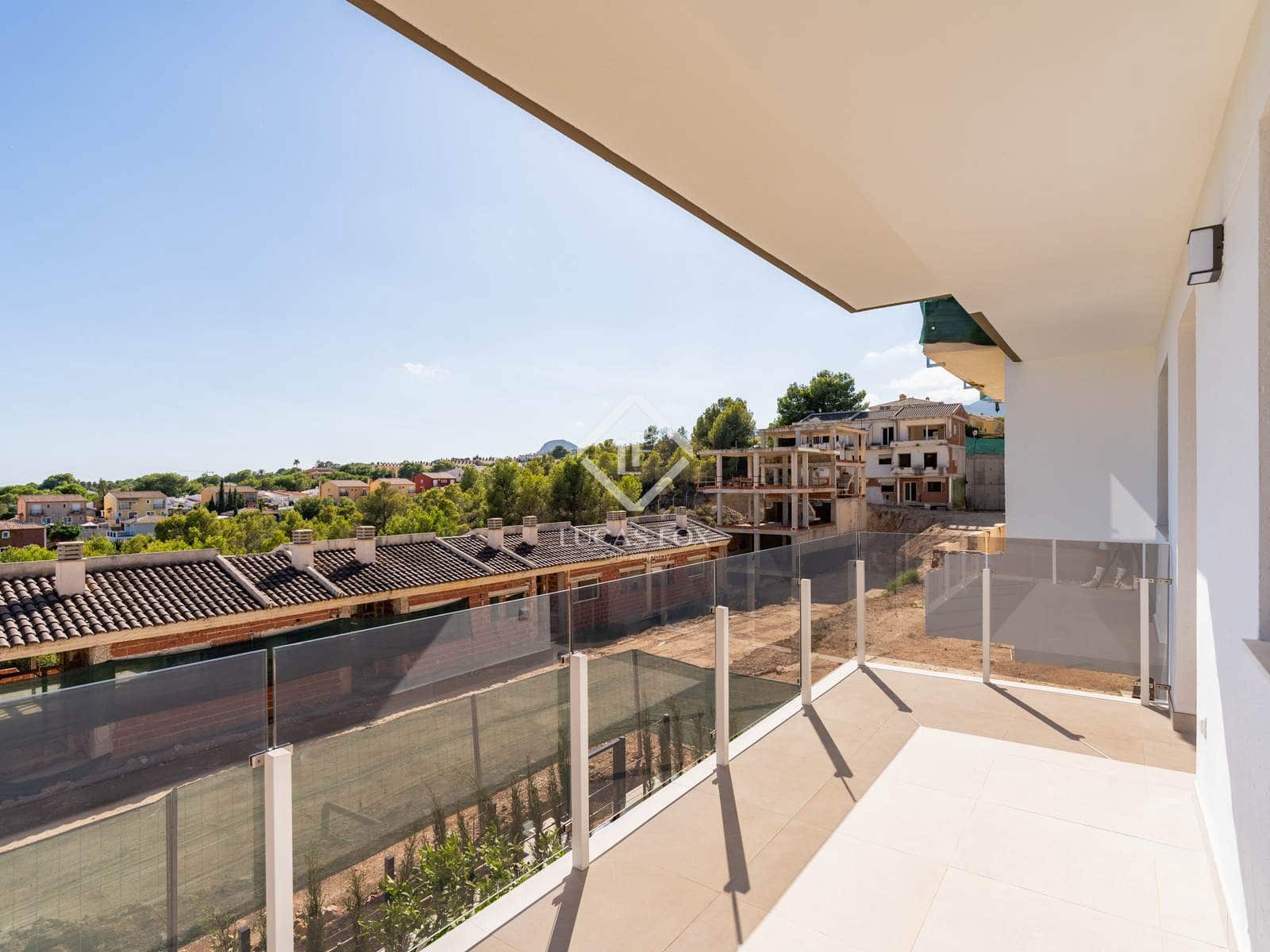 3 bedroom Villa for sale in La Nucia with pool garage - € 427,000 (Ref: 9076966)