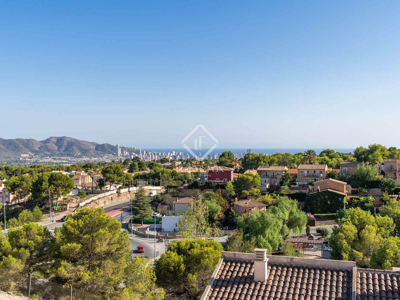 4 slaapkamer Villa te koop in La Nucia met zwembad garage - € 550.000 (Ref: 9076969)