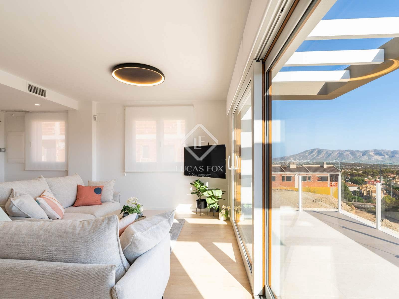 Chalet de 4 habitaciones en La Nucia en venta con piscina garaje - 545.000 € (Ref: 9076970)