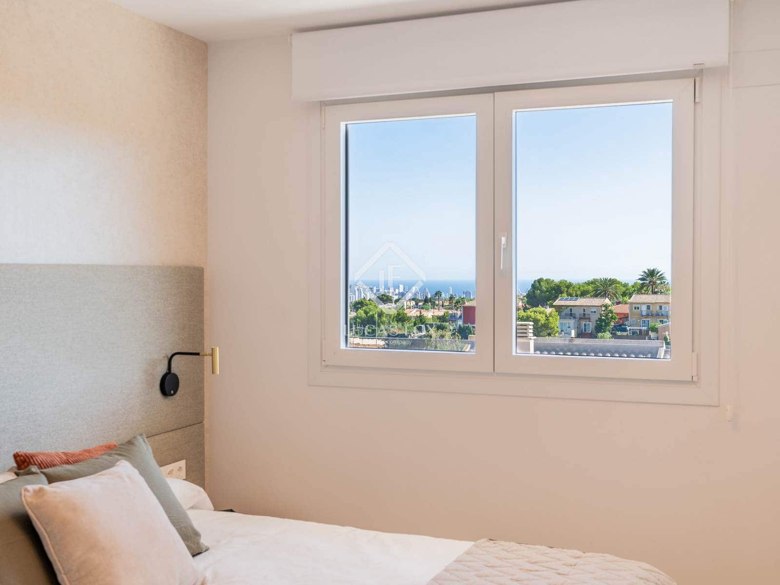 Chalet de 4 habitaciones en La Nucia en venta con piscina garaje - 545.000 € (Ref: 9076970)