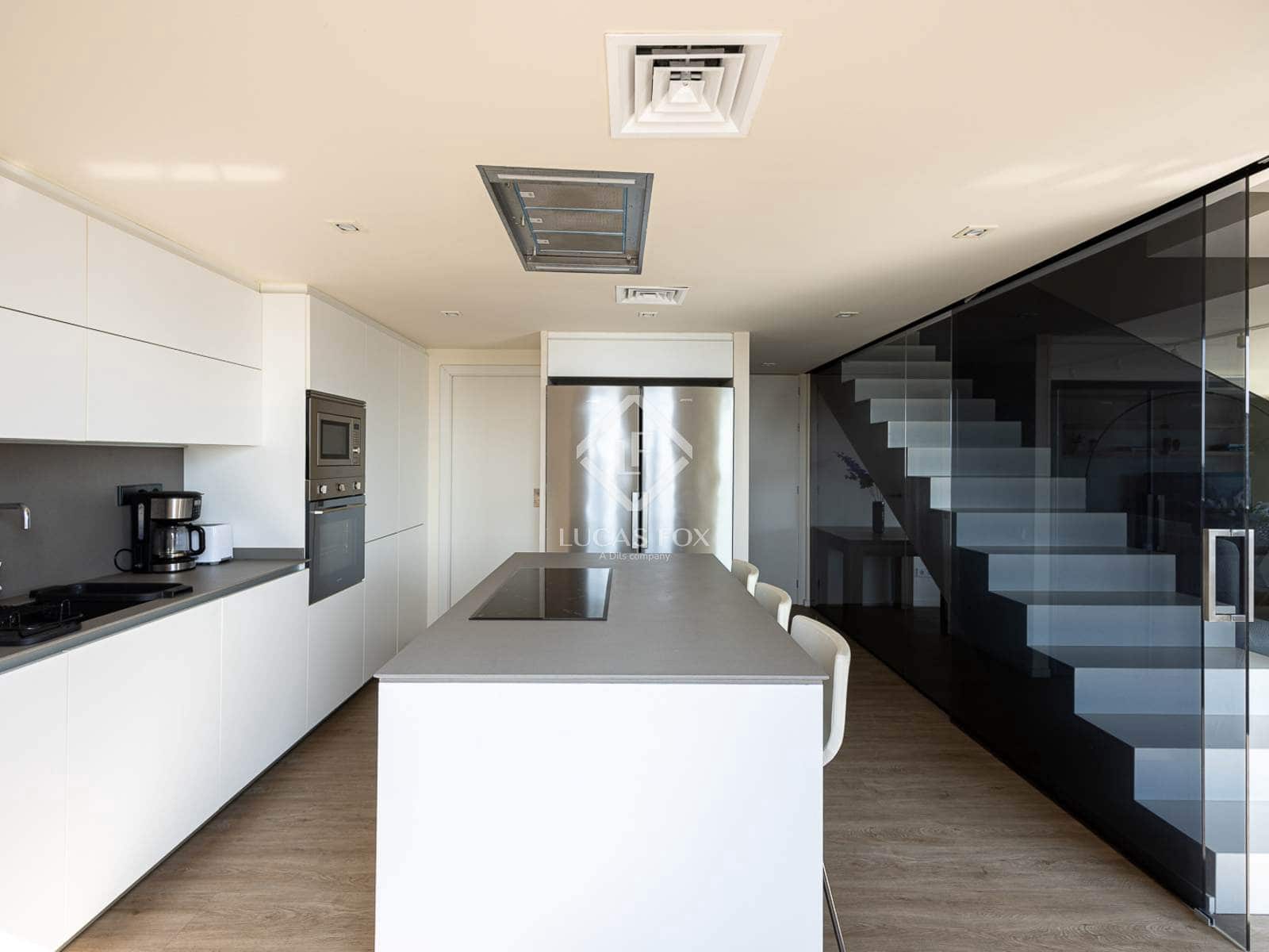 3 bedroom Penthouse for rent in Barcelona city with pool - € 5,700 (Ref: 9082658)