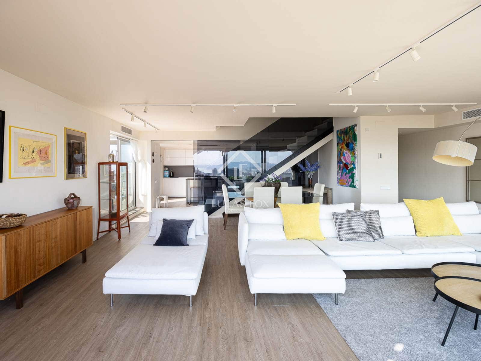 3 bedroom Penthouse for rent in Barcelona city with pool - € 5,700 (Ref: 9082658)