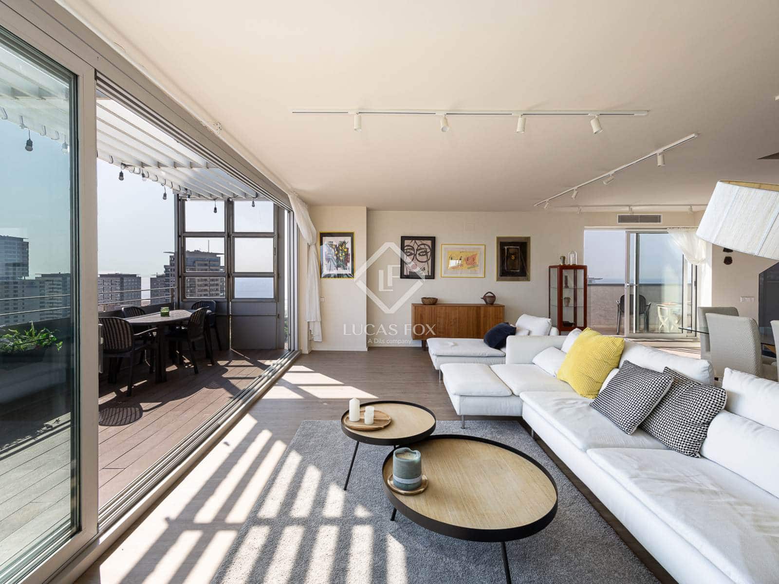 3 bedroom Penthouse for rent in Barcelona city with pool - € 5,700 (Ref: 9082658)