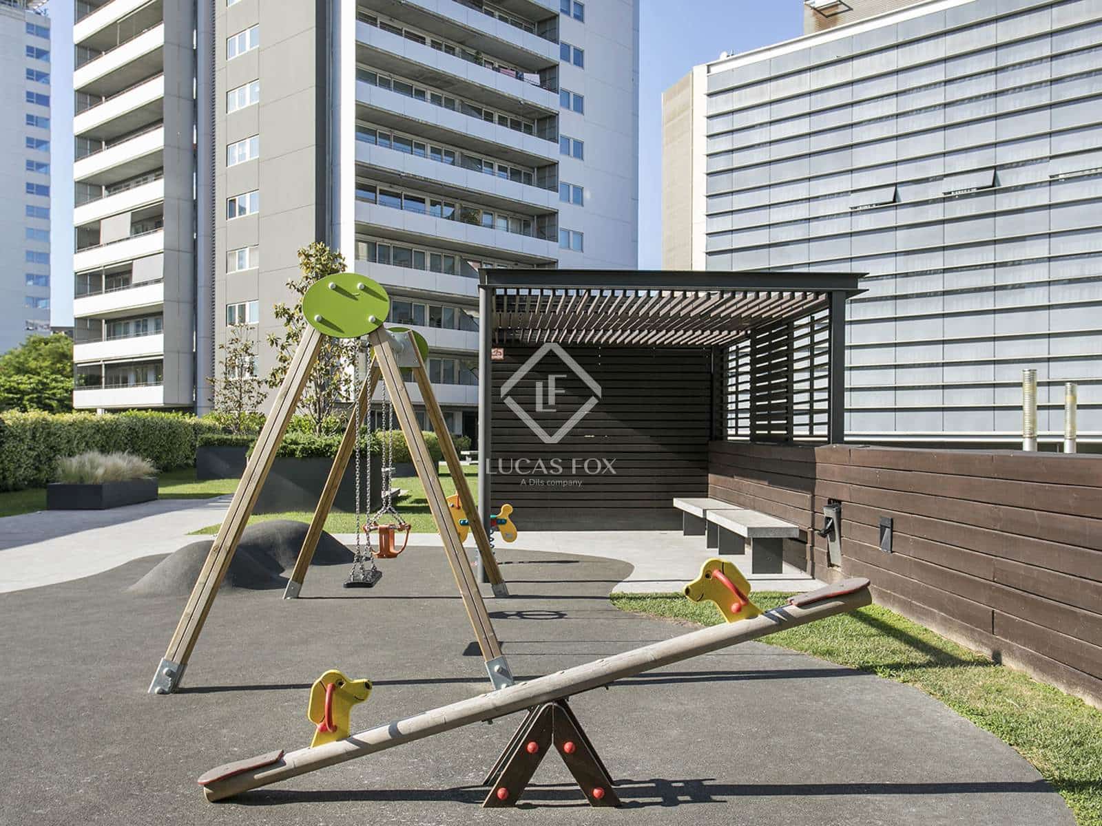 3 bedroom Penthouse for rent in Barcelona city with pool - € 5,700 (Ref: 9082658)