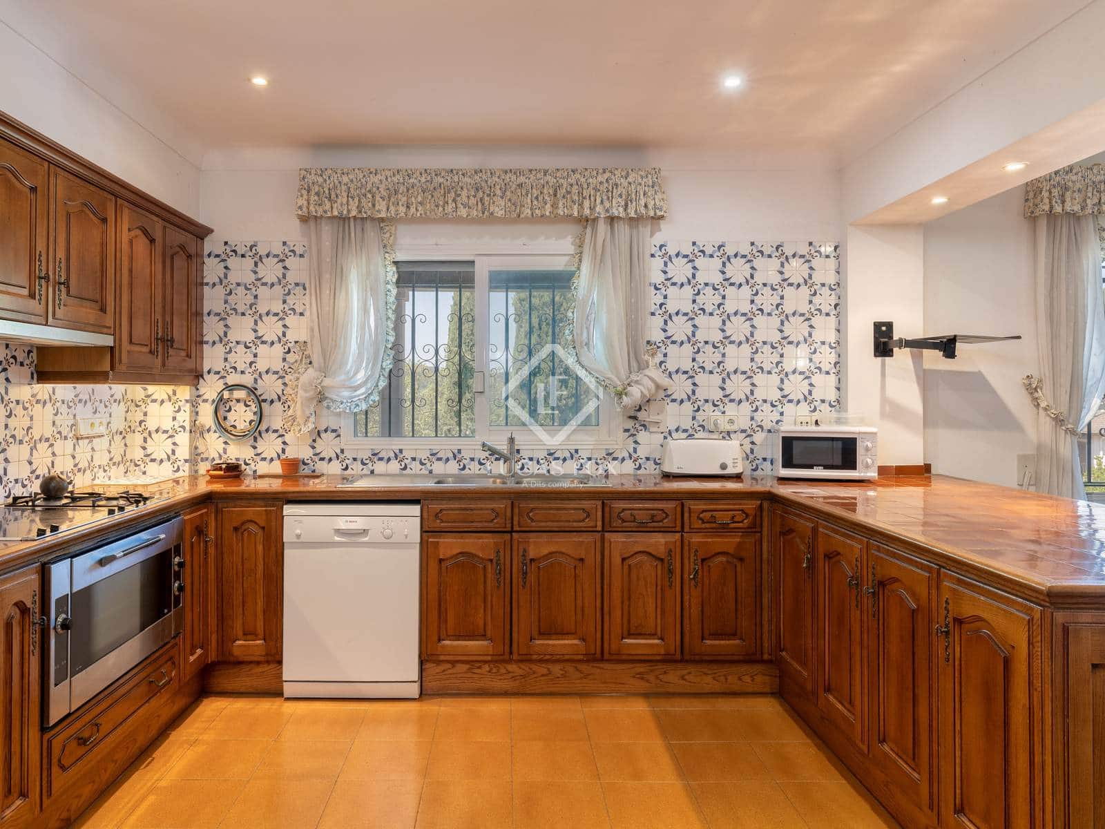 12 soveværelse Villa til salg i Santa Cristina d'Aro med swimmingpool garage - € 1.780.000 (Ref: 9084659)