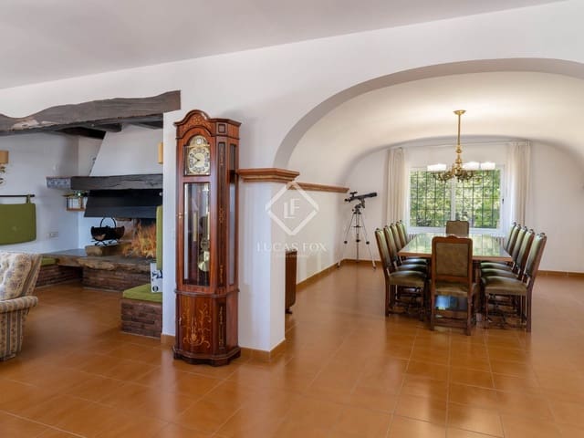 12 soveværelse Villa til salg i Santa Cristina d'Aro med swimmingpool garage - € 1.780.000 (Ref: 9084659)