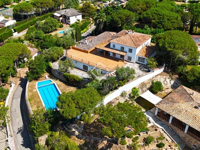 12 soveværelse Villa til salg i Santa Cristina d'Aro med swimmingpool garage - € 1.780.000 (Ref: 9084659)
