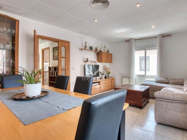 4 Zimmer Villa zu verkaufen in Sant Feliu de Guíxols mit Garage - 450.000 € (Ref: 9084661)