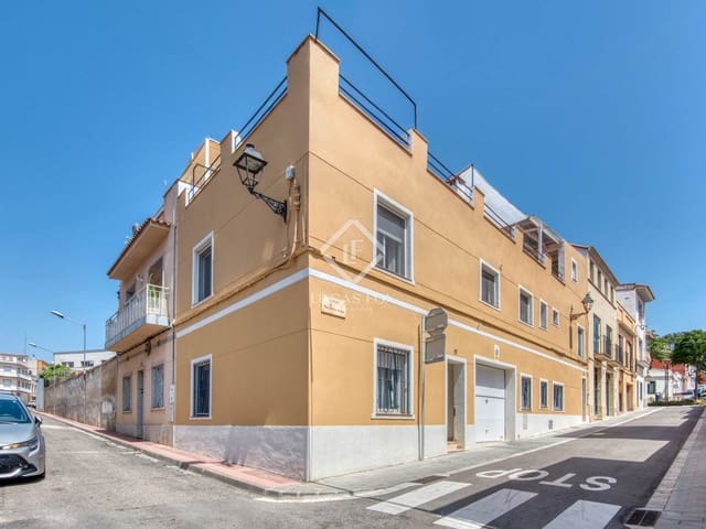 4 Zimmer Villa zu verkaufen in Sant Feliu de Guíxols mit Garage - 450.000 € (Ref: 9084661)