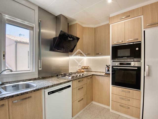 4 Zimmer Villa zu verkaufen in Sant Feliu de Guíxols mit Garage - 450.000 € (Ref: 9084661)