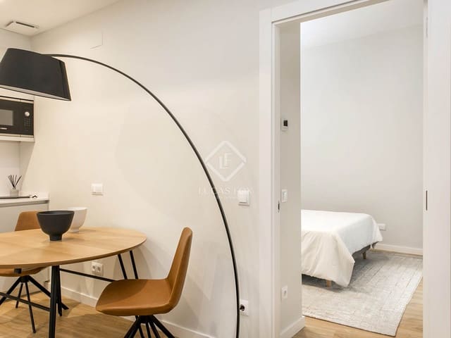 Appartement de 2 chambres à louer à Barcelone ville - 1 690 € (Ref: 9085659)