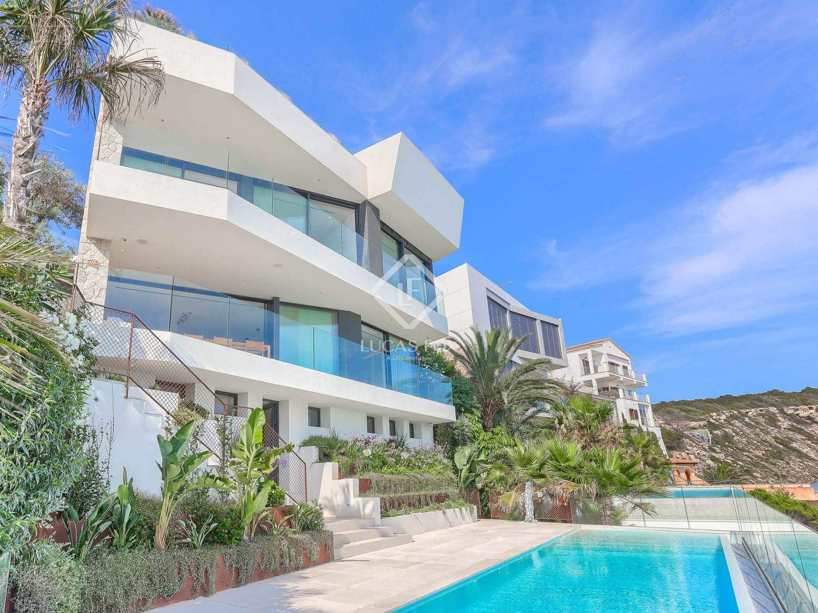 4 makuuhuone Huvila myytävänä paikassa El Toro / Port Adriano mukana uima-altaan 
autotalli - 11 900 000 € (Ref: 9085660)