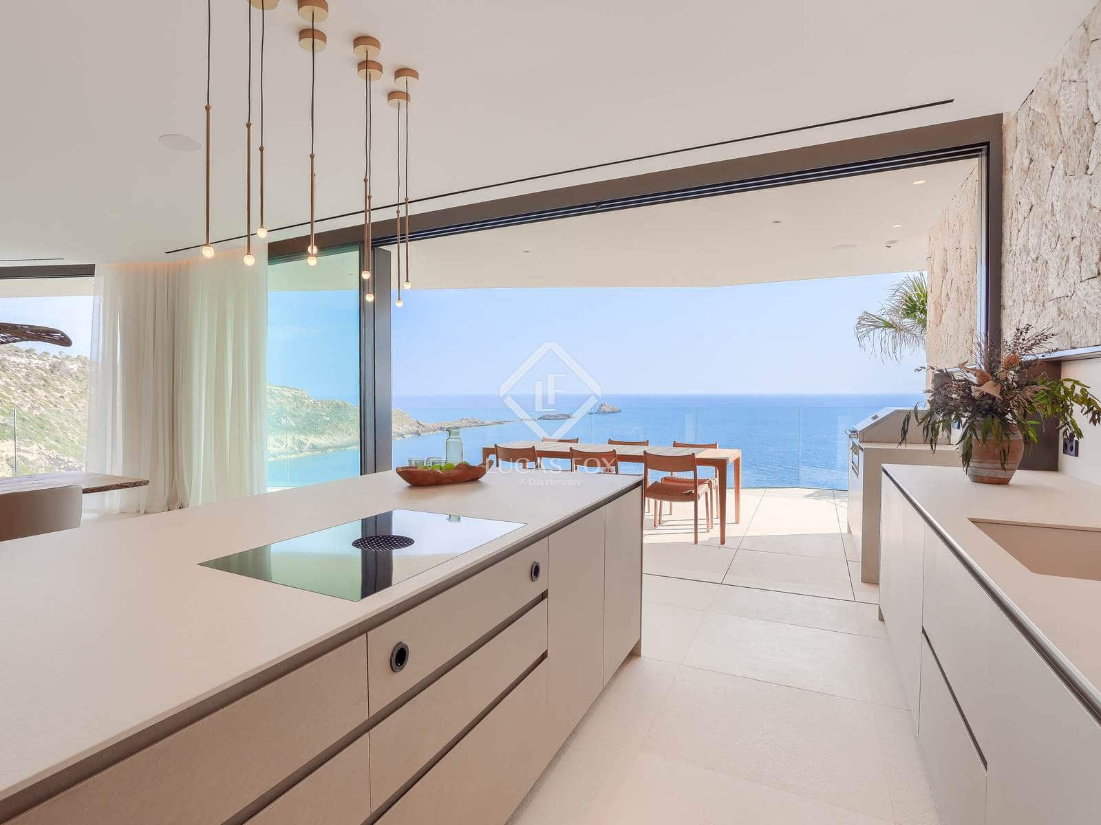 4 makuuhuone Huvila myytävänä paikassa El Toro / Port Adriano mukana uima-altaan 
autotalli - 11 900 000 € (Ref: 9085660)