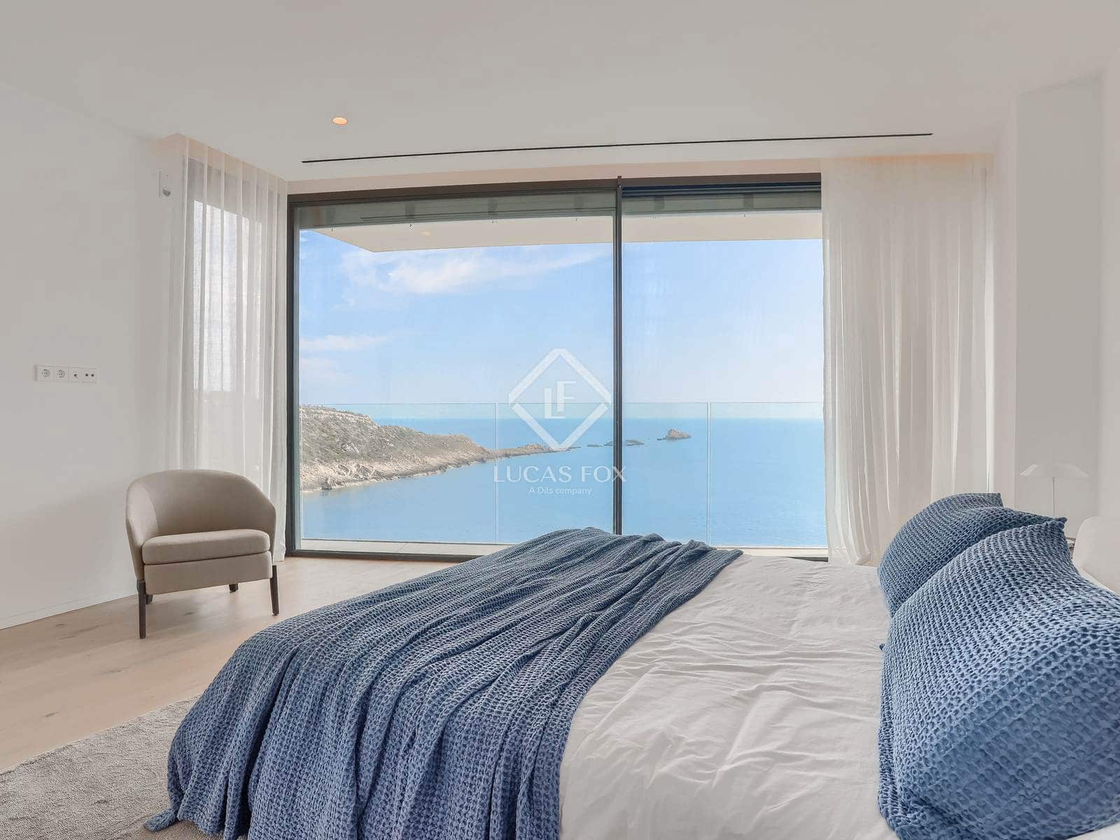 4 makuuhuone Huvila myytävänä paikassa El Toro / Port Adriano mukana uima-altaan 
autotalli - 11 900 000 € (Ref: 9085660)