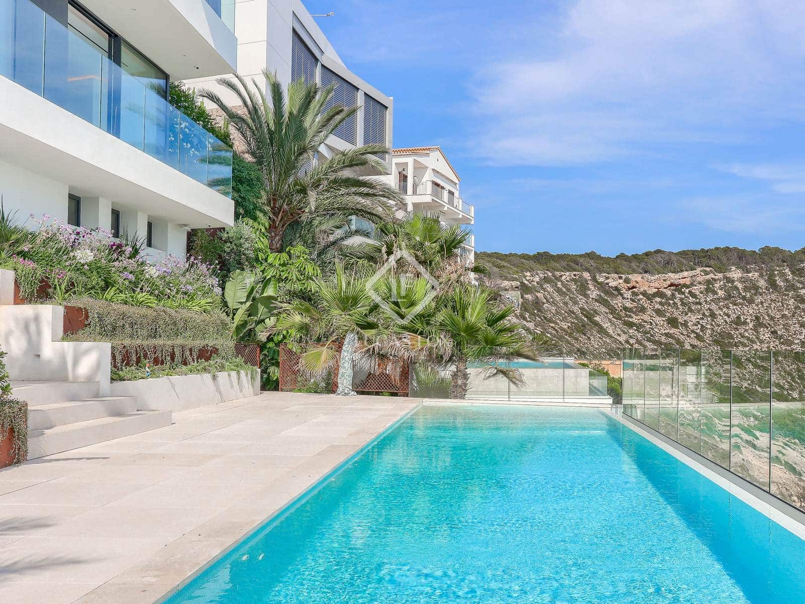 4 makuuhuone Huvila myytävänä paikassa El Toro / Port Adriano mukana uima-altaan 
autotalli - 11 900 000 € (Ref: 9085660)