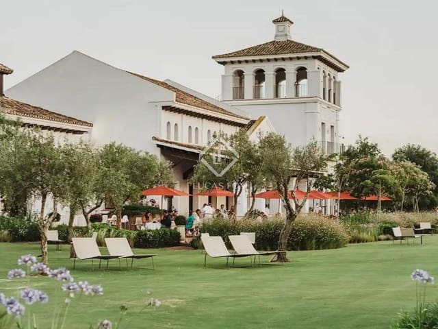 4 slaapkamer Villa te koop in Sotogrande, San Roque met zwembad garage - € 4.000.000 (Ref: 9086428)