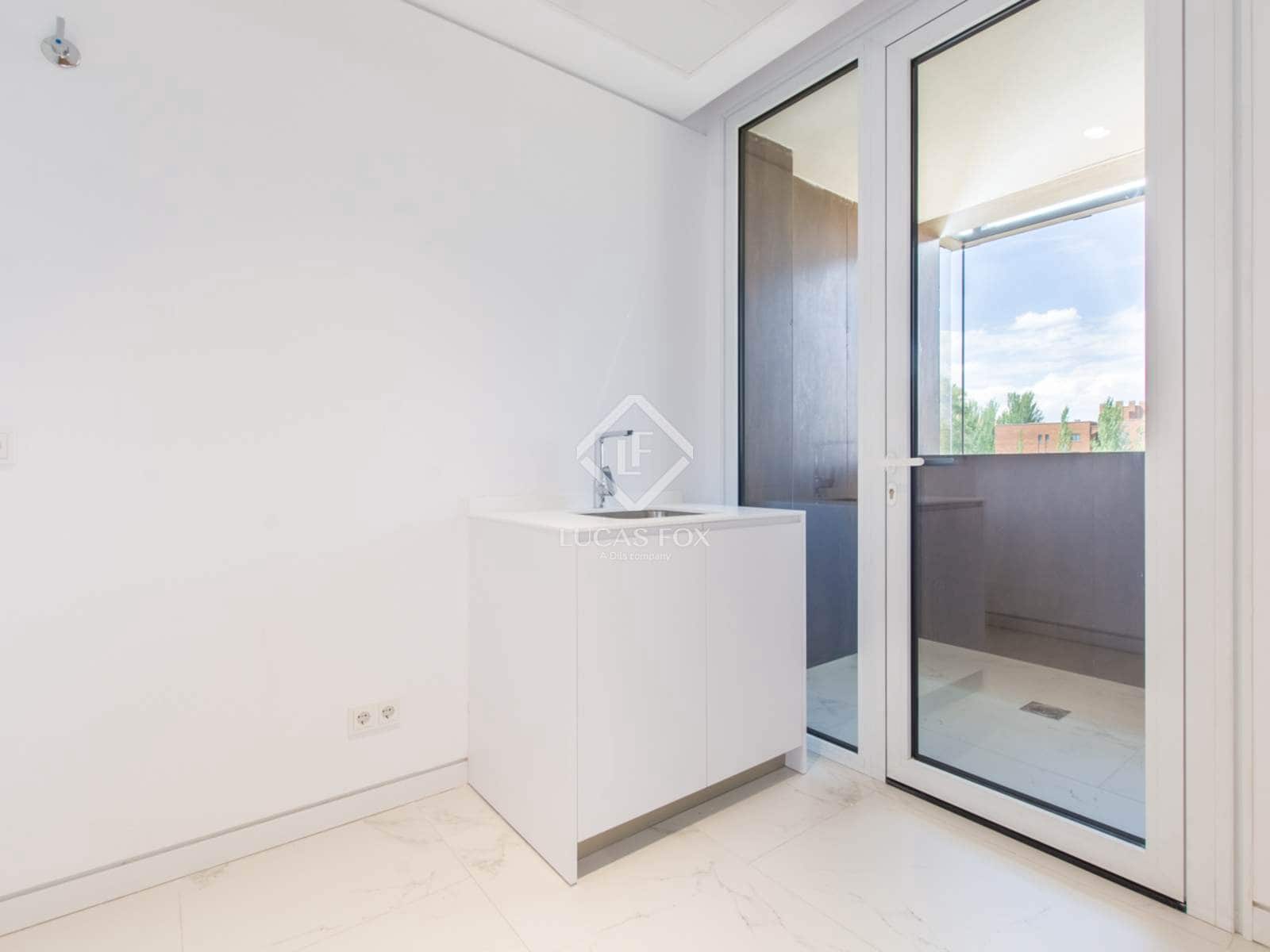 Apartamento de 4 habitaciones en Pozuelo de Alarcón en alquiler con piscina garaje - 4.990 € (Ref: 9086432)