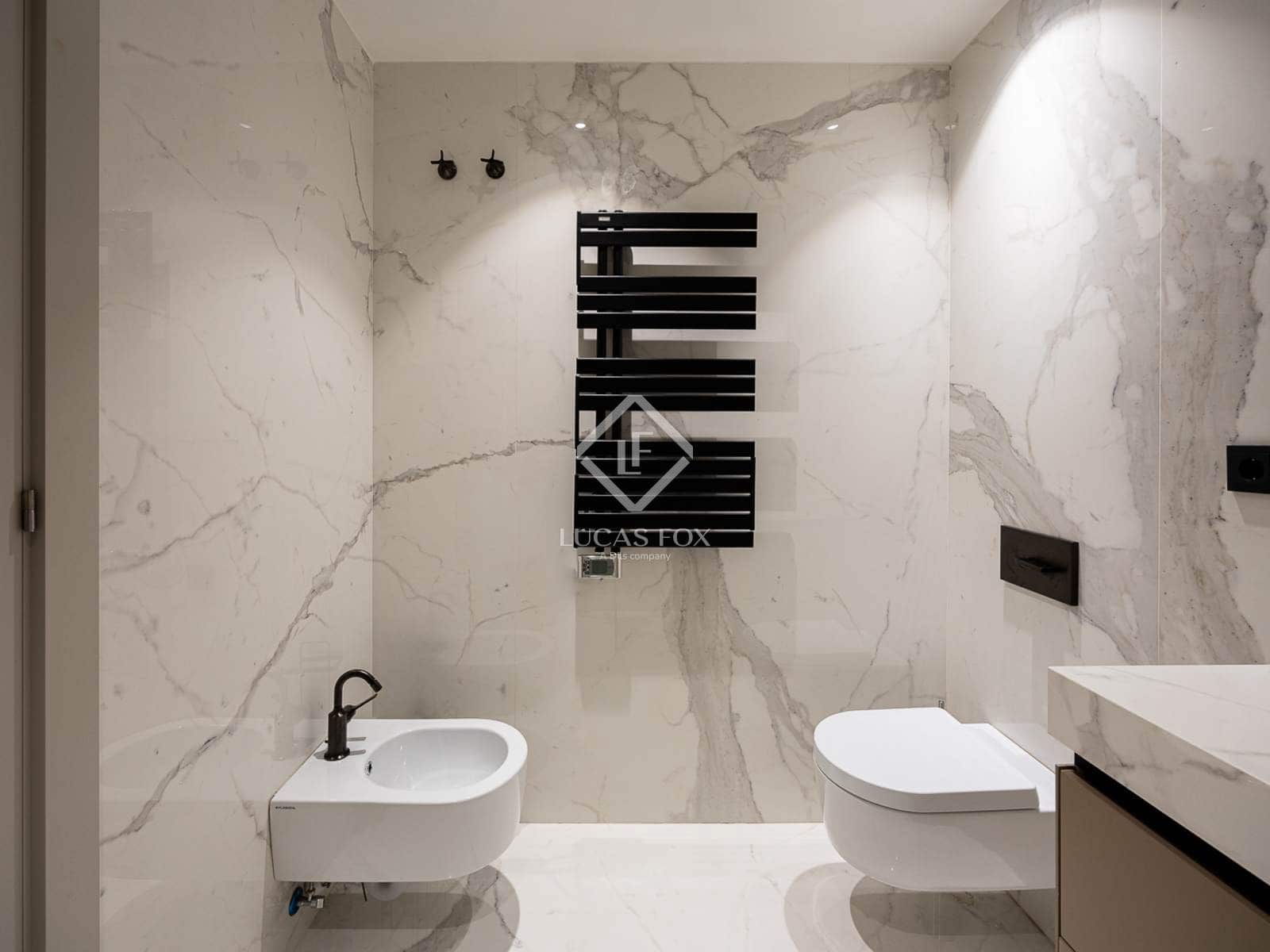 2 slaapkamer Appartement te huur in Barcelona stad - € 3.224 (Ref: 9087525)