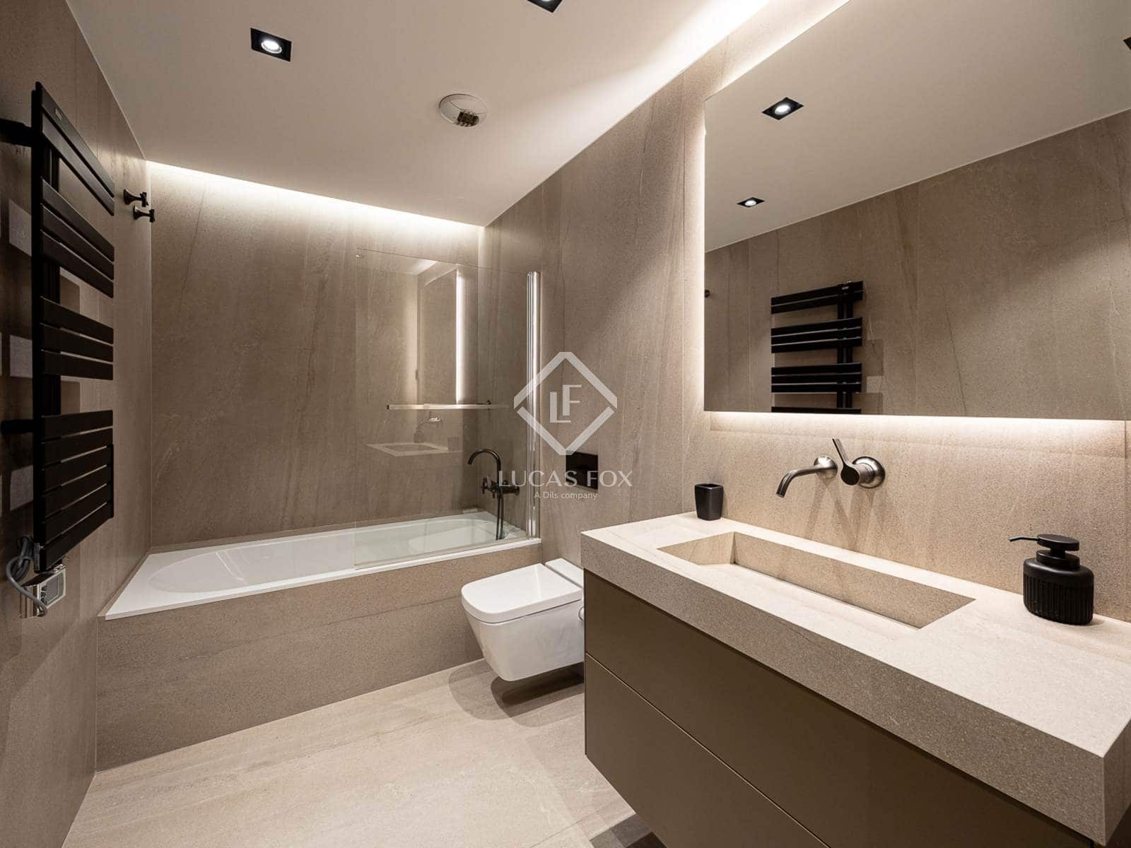 2 slaapkamer Appartement te huur in Barcelona stad - € 3.224 (Ref: 9087525)