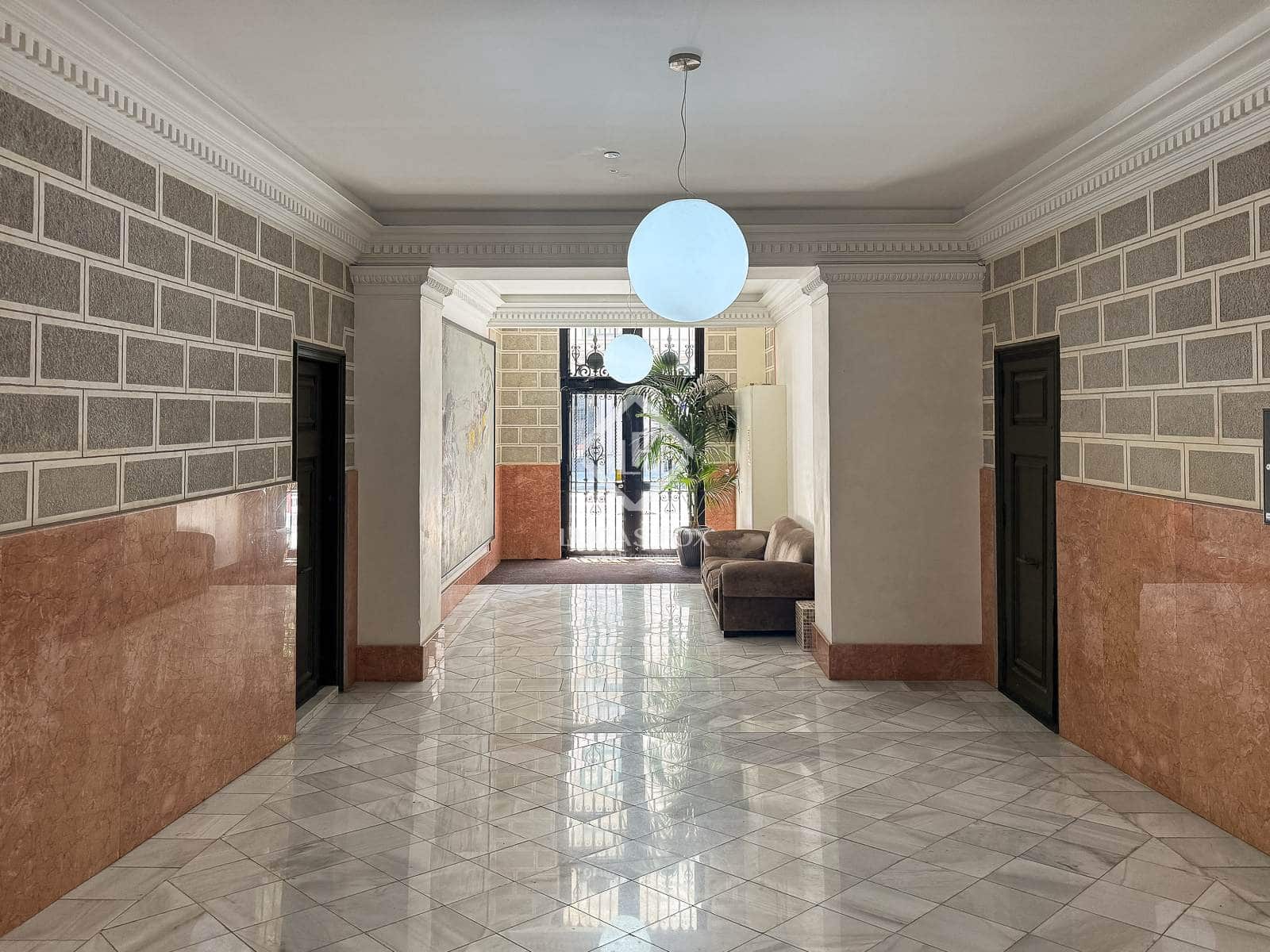 2 slaapkamer Appartement te huur in Barcelona stad - € 3.224 (Ref: 9087525)