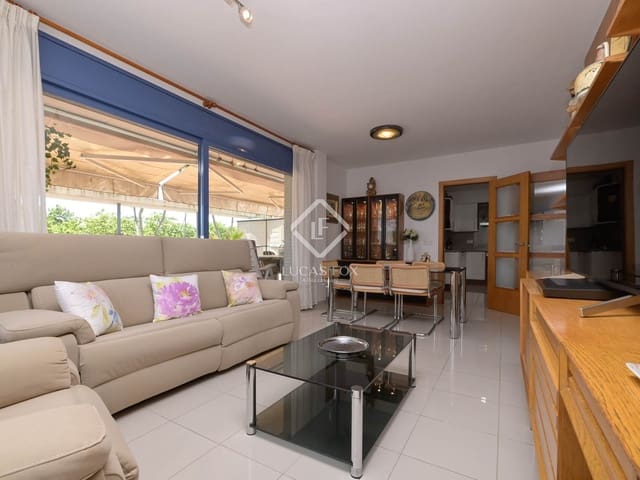 3 sypialnia Apartament na sprzedaż w Platja d'Aro, Castell-Platja d'Aro z basenem garażem - 399 500 € (Ref: 9087528)