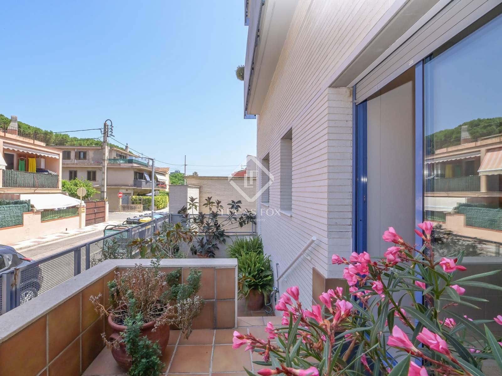 3 bedroom Apartment for sale in Platja d'Aro with pool garage - € 399,500 (Ref: 9087528)