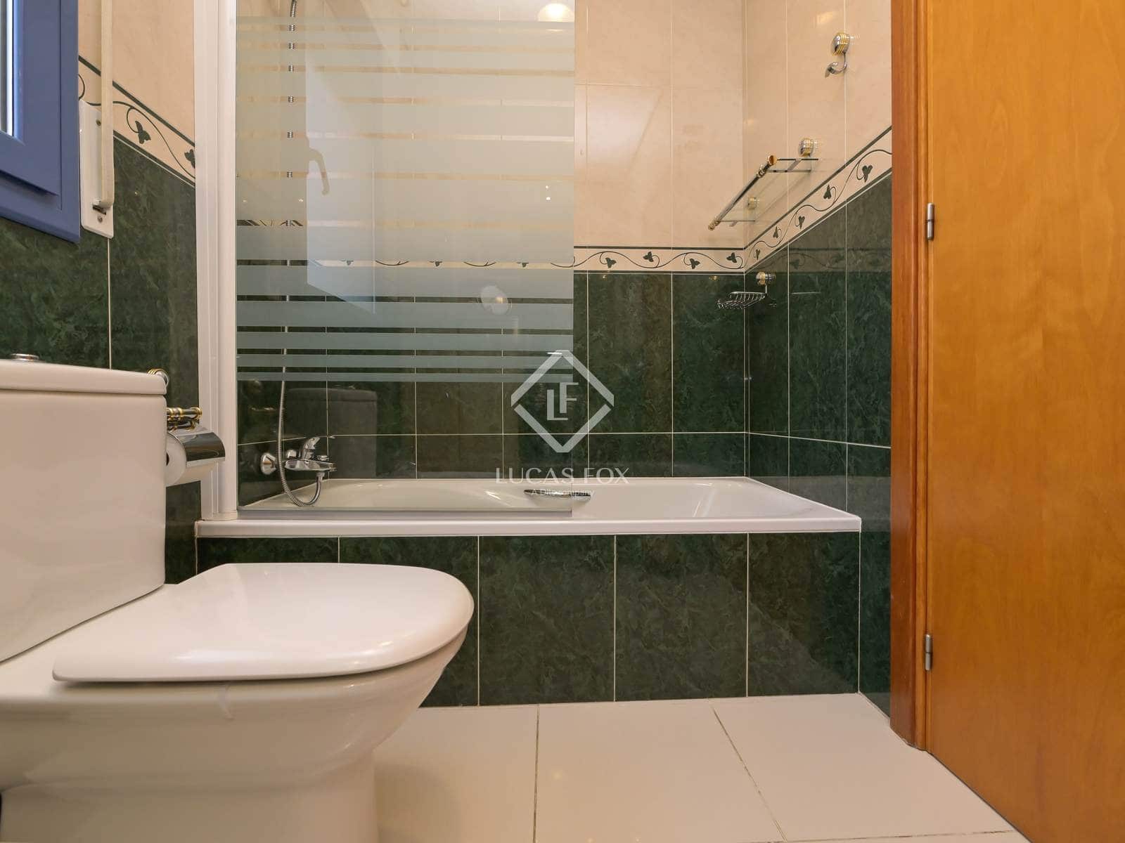 3 bedroom Apartment for sale in Platja d'Aro with pool garage - € 399,500 (Ref: 9087528)