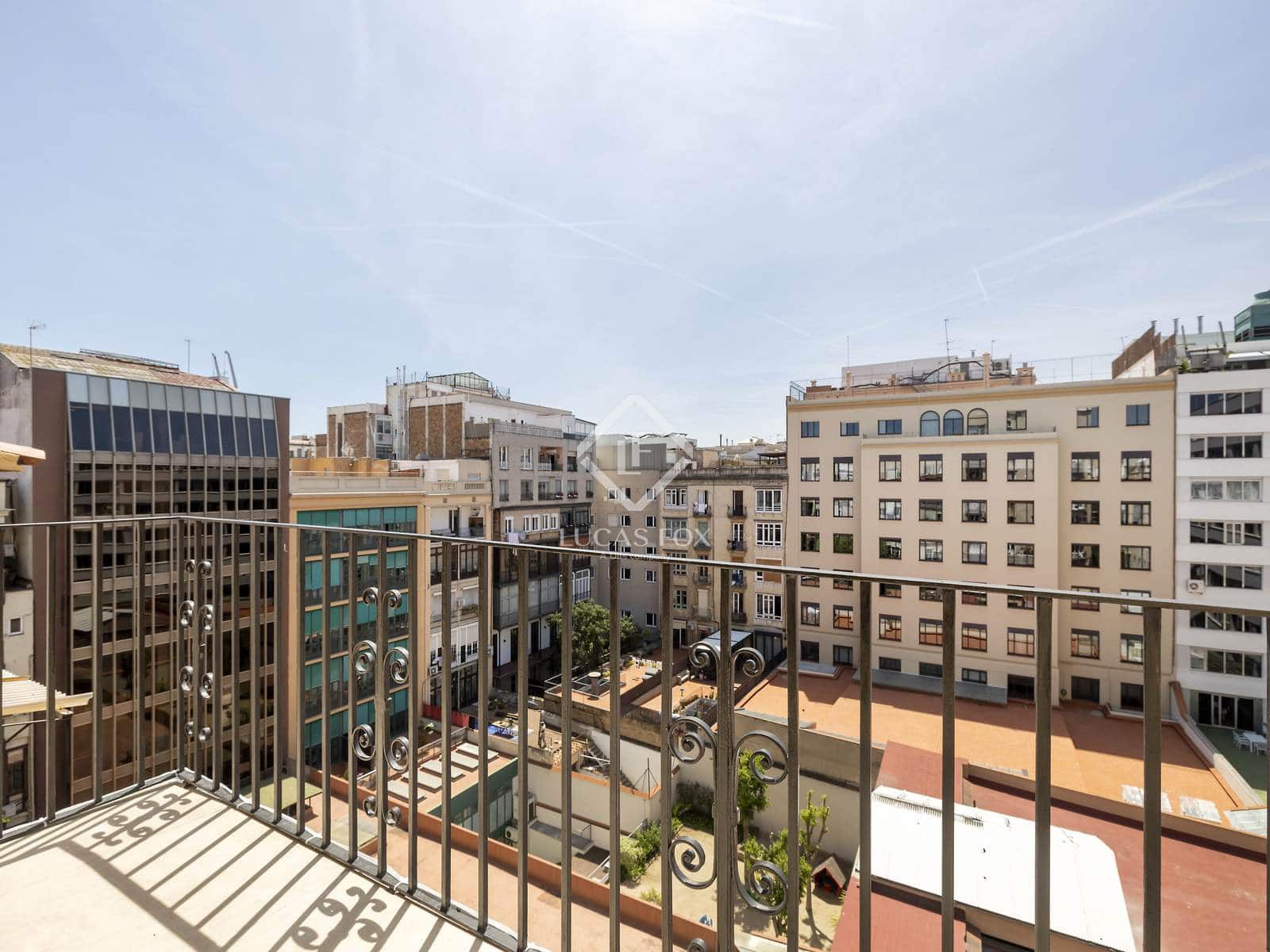 4 slaapkamer Appartement te huur in Barcelona stad met garage - € 9.000 (Ref: 9088432)