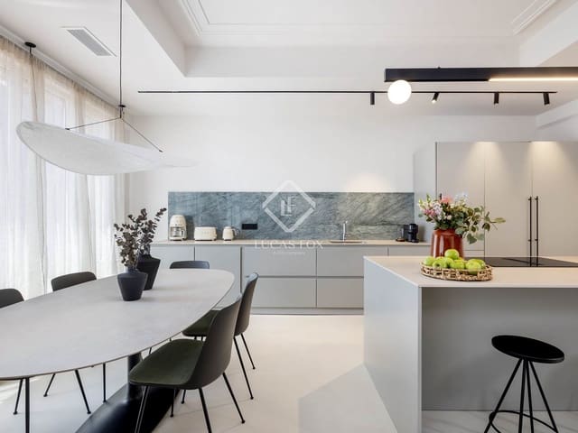 Appartement de 4 chambres à louer à Barcelone ville avec garage - 9 000 € (Ref: 9088432)