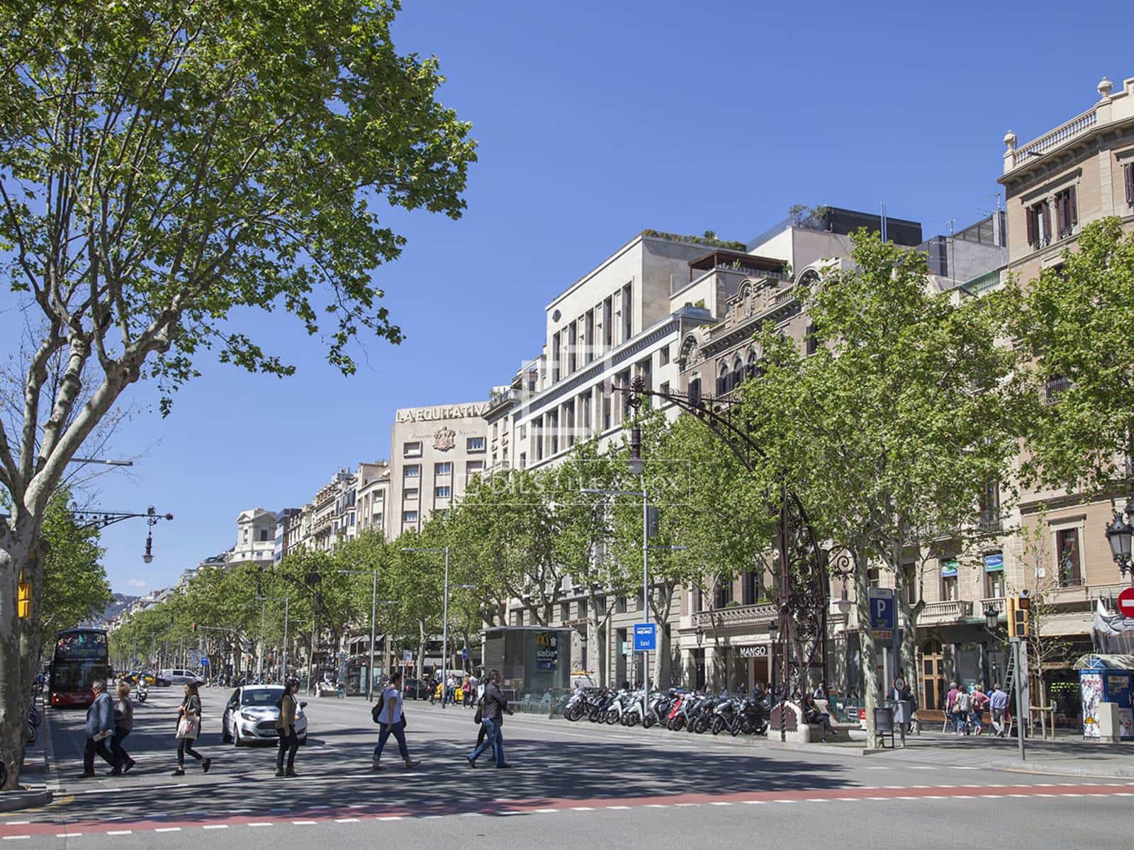 4 soveværelse Lejlighed til leje i Barcelona by med garage - € 9.000 (Ref: 9088432)