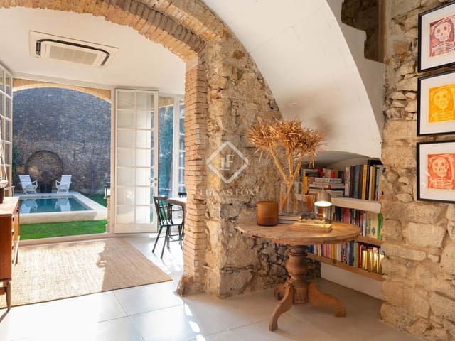 7 bedroom Villa for sale in Forallac with pool - € 1,650,000 (Ref: 9088433)