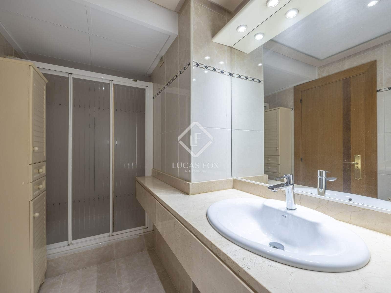 4 bedroom Apartment for rent in Valencia city with pool garage - € 3,500 (Ref: 9088434)