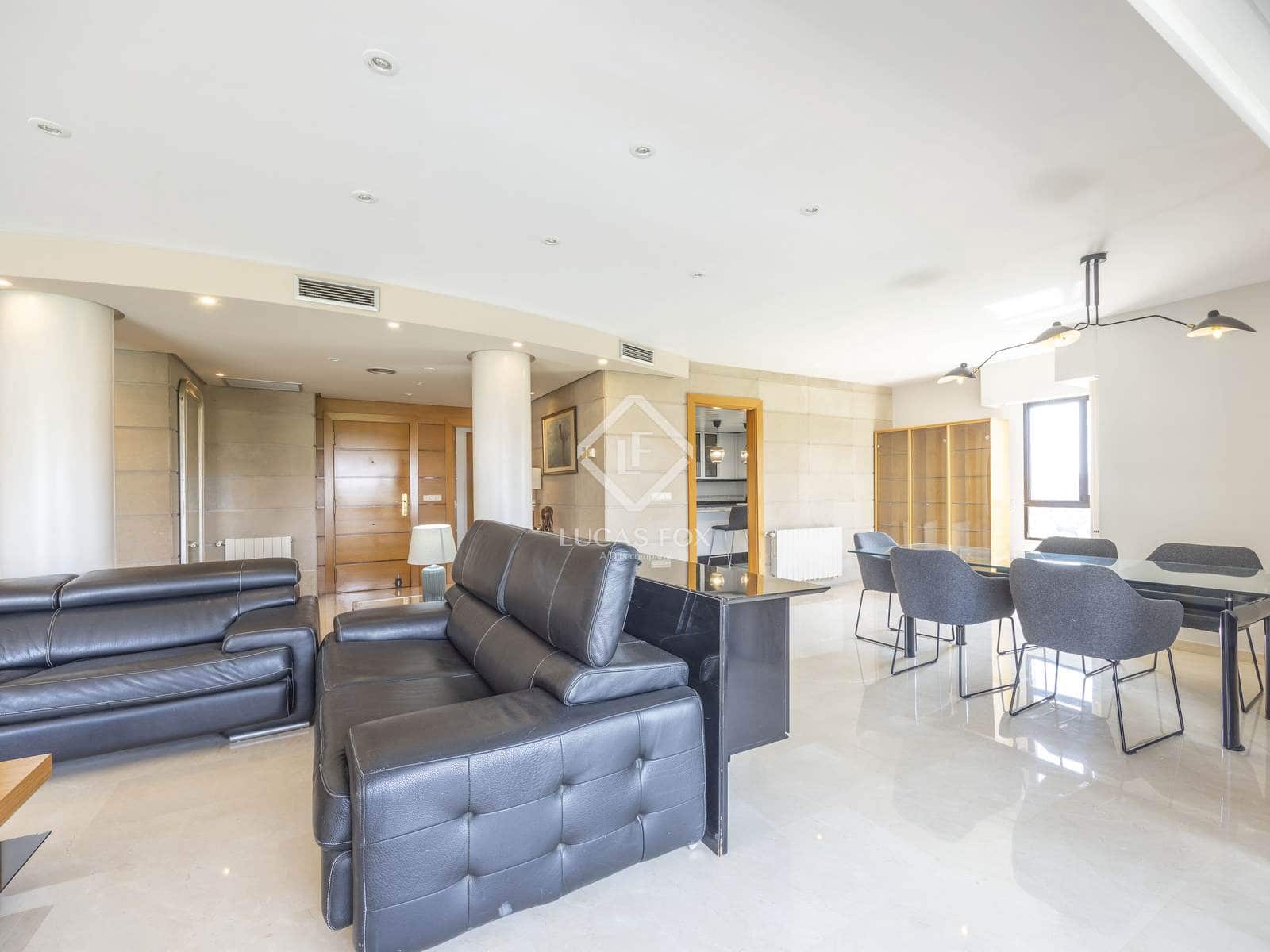 4 bedroom Apartment for rent in Valencia city with pool garage - € 3,500 (Ref: 9088434)
