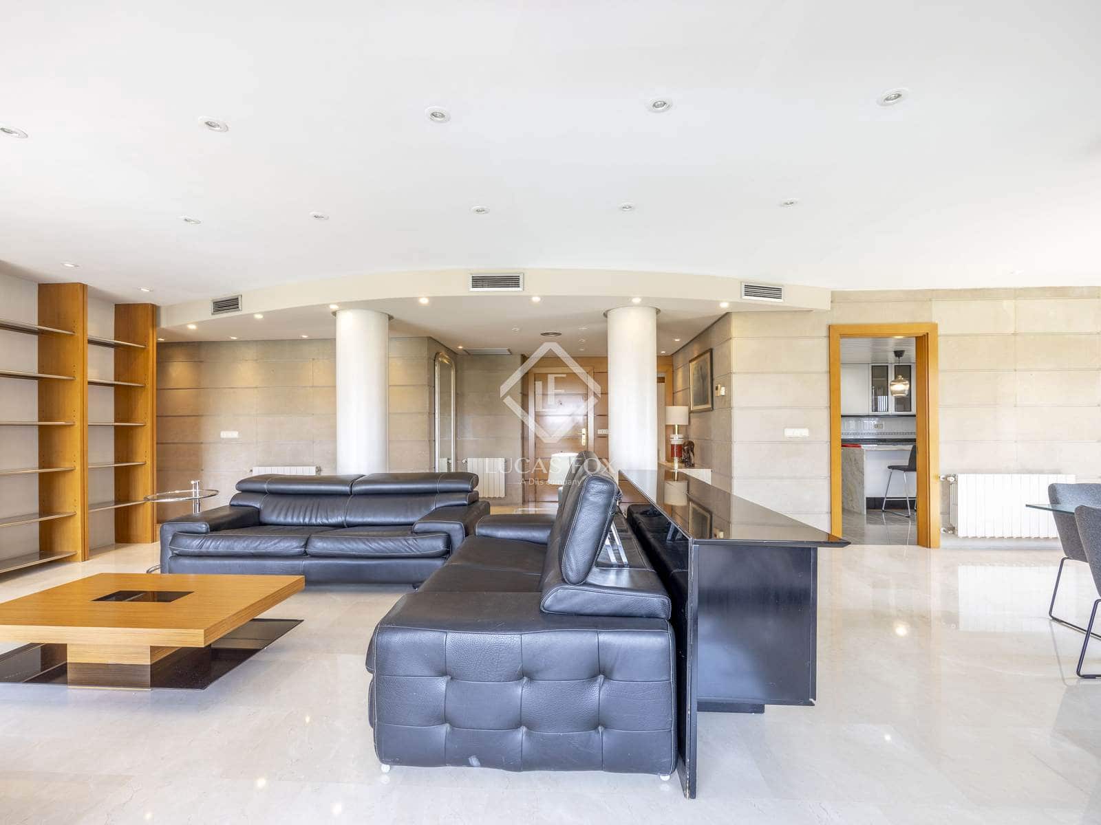4 bedroom Apartment for rent in Valencia city with pool garage - € 3,500 (Ref: 9088434)